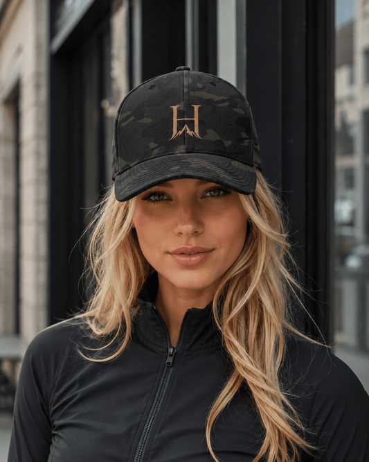 Distinction Flexfit Cap, model wearing the Black cap in the city.